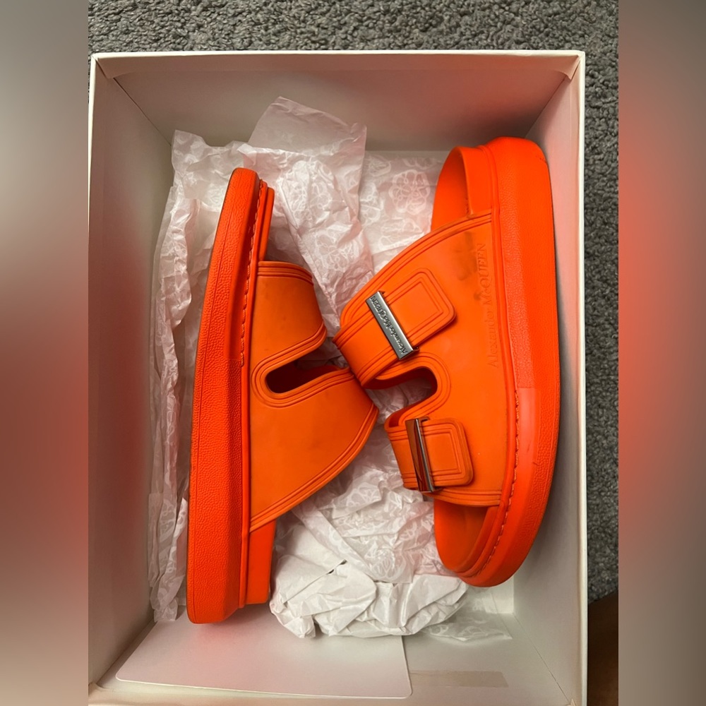 Alexander McQueen Oversized Slide Sandal - Picture 5 of 6